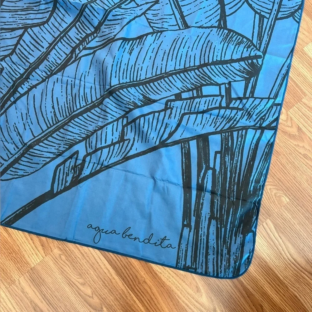 Agua Bendita Blue Botanical Towel